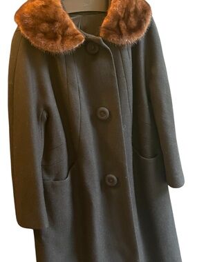 Classic Vintage Hillmoor New York Coat with Genuine Mink Fur Collar